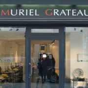 The very subtle store front of Muriel Grateau at 37, rue de Beaune.