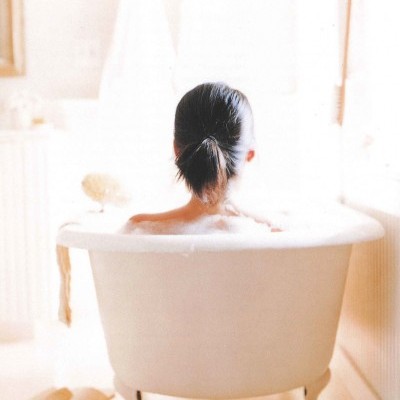 20110628105555390_Page_2 There is nothing quite as relaxing as a tub full of warm water and fragrant soap.